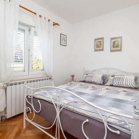 Amazing In With Wifi Apartman Novi Vinodolski