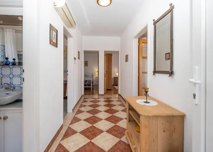 Apartment Gorgeous In